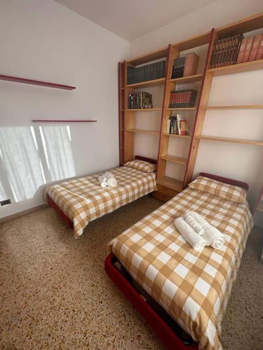 Ferienwohnung Centocelle, Metro C Luminoso Quadrilocale Rom Exterior foto